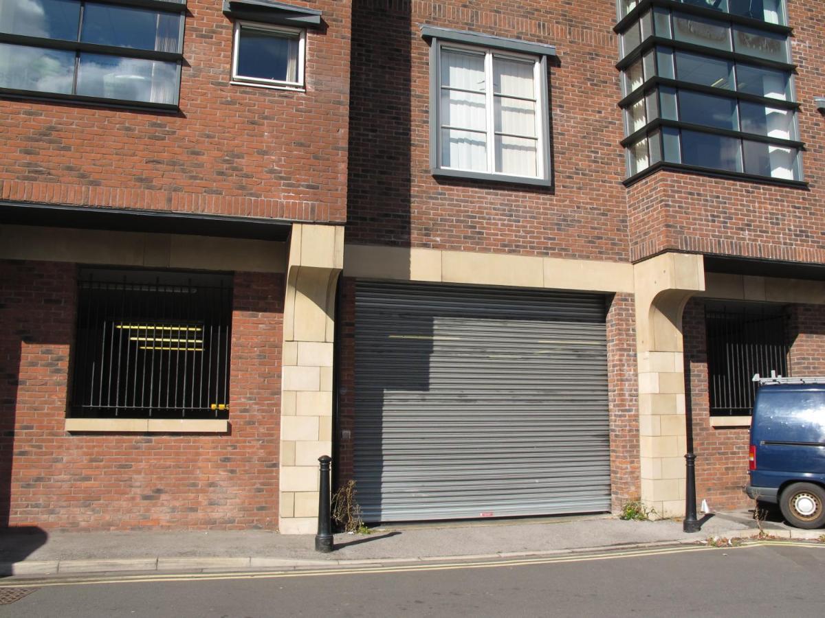 Churchill Two Bedroom Apartments With Free Parking And The Minster View York Bagian luar foto