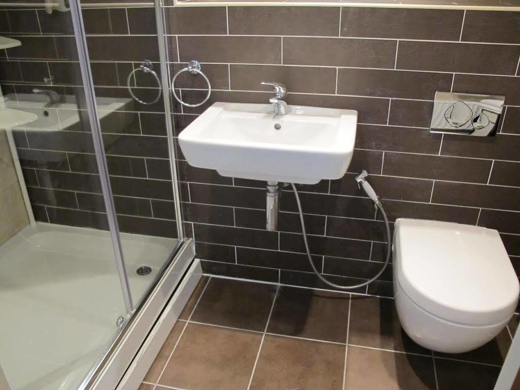 Churchill Two Bedroom Apartments With Free Parking And The Minster View York Bagian luar foto